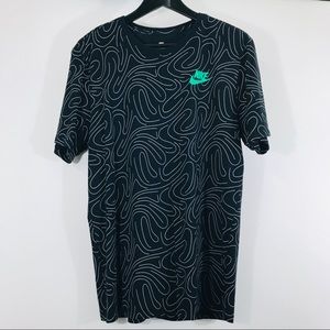 Nike short sleeve crew neck size L